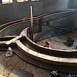Переливной бассейн в форме восьмерки и гидромассажная купель 4
